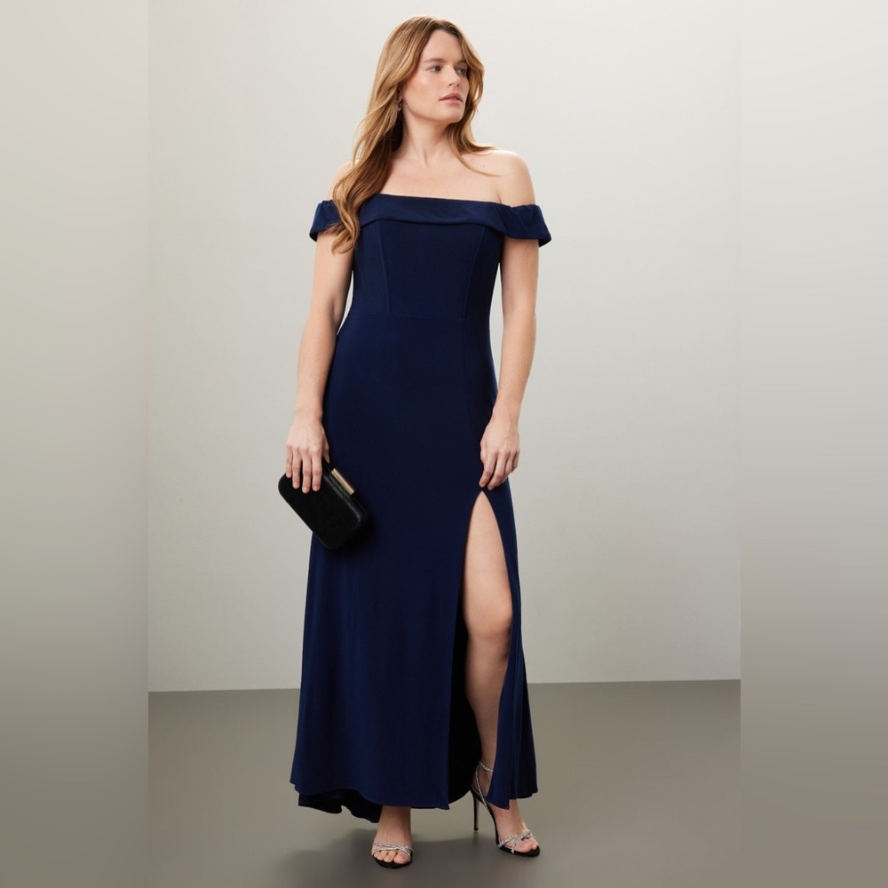 FAVIANA Off The Shoulder Gown Size 14